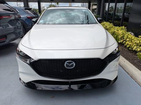 New 2026 MAZDA MAZDA3 Hatchback w/Premium Plus Pkg image 3