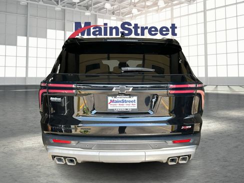 Used 2025 Chevrolet Traverse Z71 AWD/4WD image 4