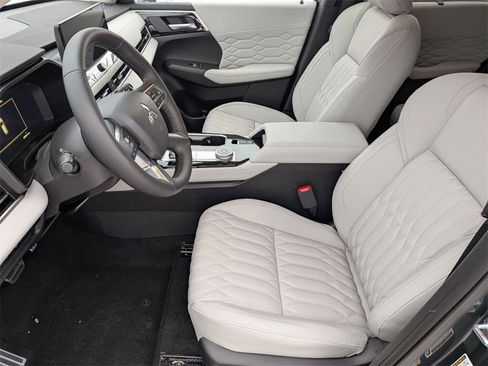 New 2026 Mitsubishi Outlander SEL image 12