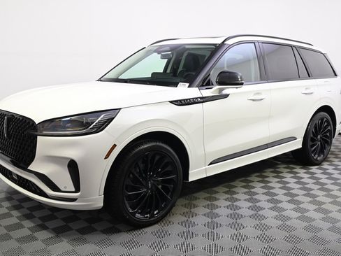 New 2026 Lincoln Aviator Reserve image 2