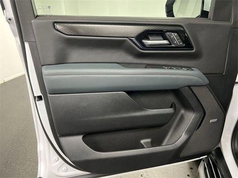 Used 2025 GMC Yukon AT4 image 22