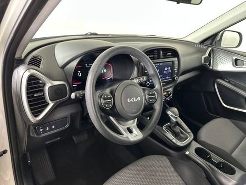 Used 2023 Kia Soul LX image 13