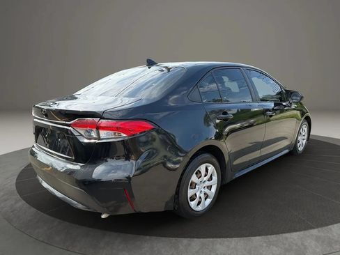 Used 2020 Toyota Corolla LE FWD image 5