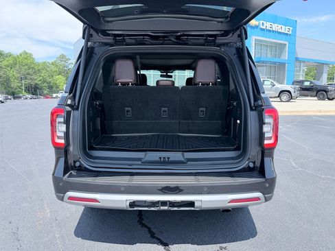 Used 2022 Ford Expedition Limited RWD image 9