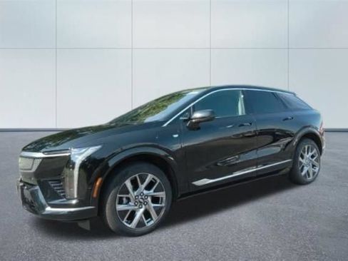Used 2025 Cadillac Optiq Luxury 1 AWD/4WD image 1