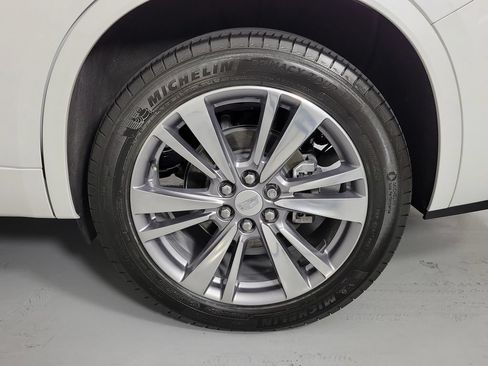Used 2025 Cadillac XT6 Premium Luxury FWD image 10
