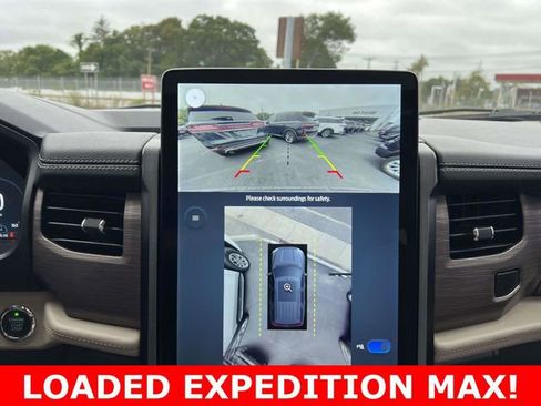 Used 2022 Ford Expedition Max Limited image 22