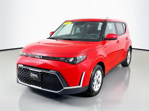 Used 2024 Kia Soul LX w/ LX Technology Package image 3