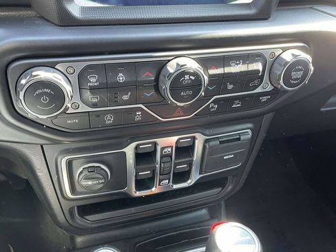 Used 2022 Jeep Gladiator Overland image 27