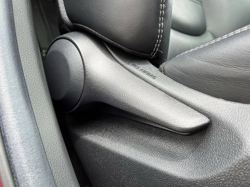 Used 2019 Toyota RAV4 XLE Premium FWD image 26