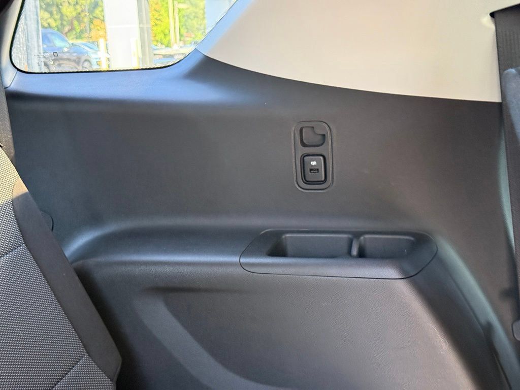 Used 2021 Chevrolet Traverse LT AWD/4WD image 37