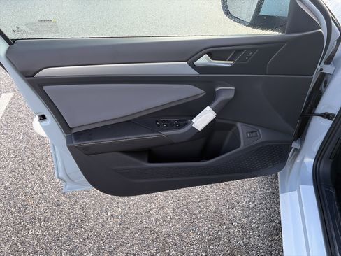 New 2026 Volkswagen Jetta SE image 8