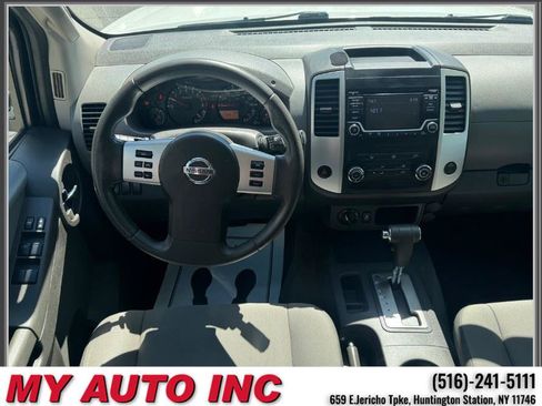 Used 2015 Nissan Xterra 4WD image 12