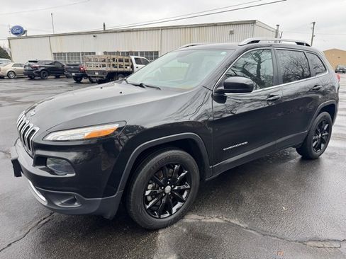 Used 2016 Jeep Cherokee Limited image 2