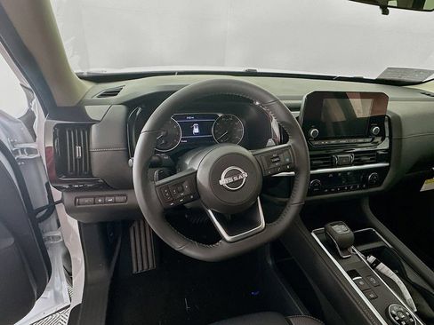 New 2025 Nissan Pathfinder SV image 16