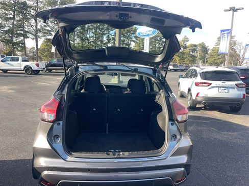 Used 2023 Nissan Kicks SV image 14