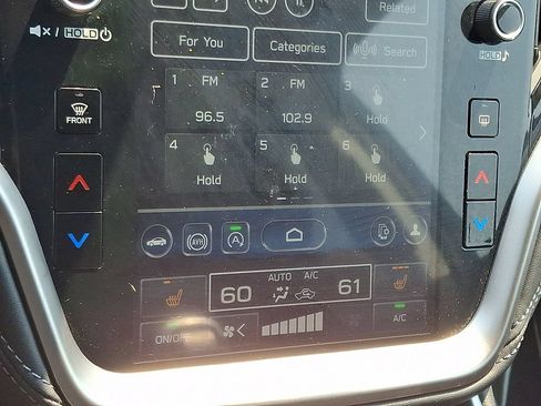 Used 2025 Subaru Outback Premium AWD/4WD image 17