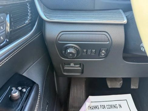 Used 2022 Jeep Wagoneer Series II image 14