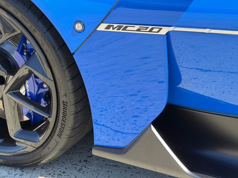 Used 2023 Maserati MC20 Spyder image 12
