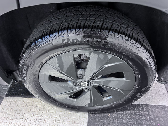 Certified 2025 Volkswagen Taos S FWD image 15