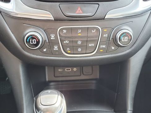 Used 2020 Chevrolet Equinox LT w/ Driver Convenience Package FWD image 32