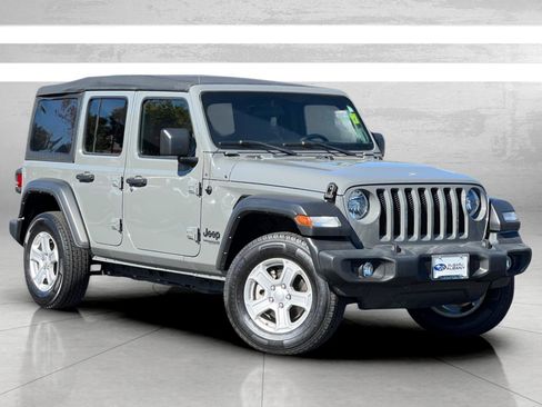Used 2022 Jeep Wrangler Unlimited Sport S image 2