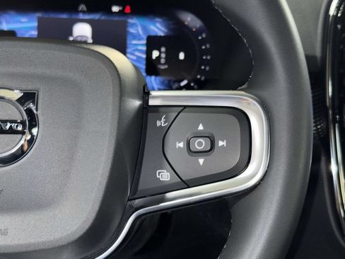 Used 2024 Volvo XC40 B5 Plus AWD/4WD image 30
