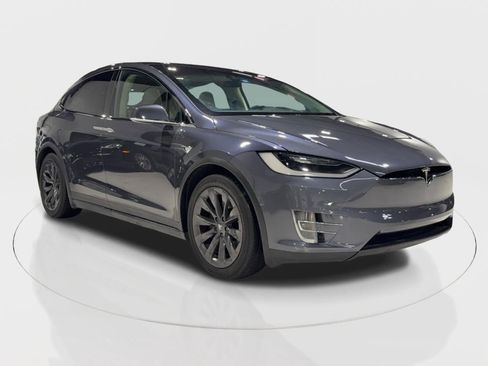 Used 2019 Tesla Model X 100D image 2