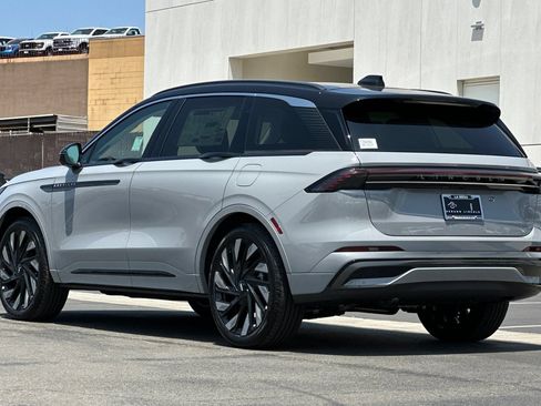 New 2026 Lincoln Nautilus Black Label w/ Jet Appearance Package AWD/4WD image 5