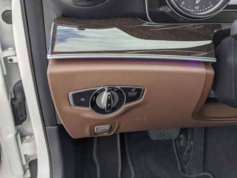 Used 2019 Mercedes-Benz E 300 image 27