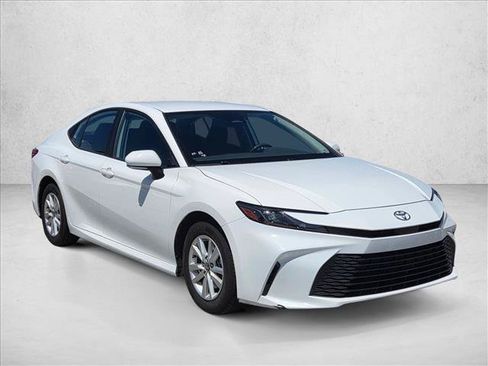 Used 2025 Toyota Camry LE FWD image 3
