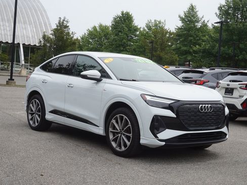 Used 2022 Audi Q4 e-tron Premium Plus AWD/4WD image 3