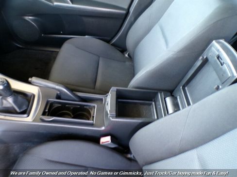 Used 2011 MAZDA MAZDA3 i Touring FWD image 31
