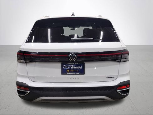 Used 2025 Volkswagen Taos SE image 13
