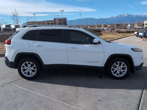 Used 2016 Jeep Cherokee Latitude image 8