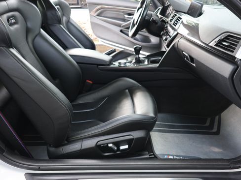 Used 2020 BMW M4 Coupe w/ Competition Package RWD image 23