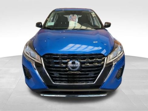 New 2025 Nissan Kicks Play S image 11