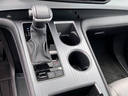 Used 2025 Toyota Sienna XLE image 26