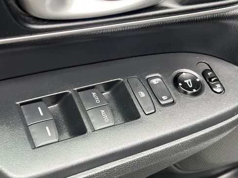Used 2017 Honda CR-V Touring image 13