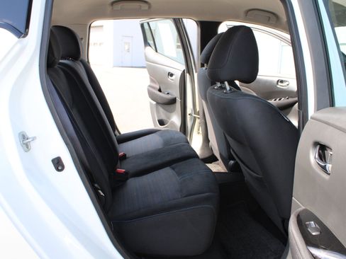 Used 2019 Nissan Leaf SV Plus w/ SV Plus Technology Package FWD image 17