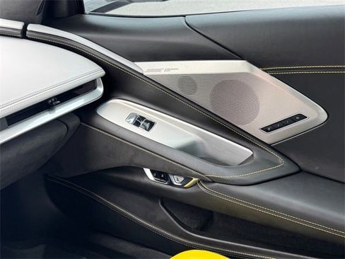 Used 2022 Chevrolet Corvette Stingray Premium Conv w/ Z51 Performance Package image 26