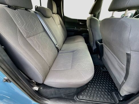 Used 2019 Toyota Tacoma SR5 AWD/4WD image 32