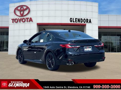 New 2026 Toyota Camry Hybrid FWD image 7