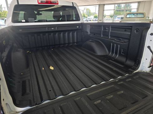 Used 2019 GMC Canyon 2WD Crew Cab w/ Convenience Package image 15