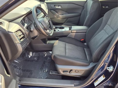 Used 2025 Nissan Rogue SV FWD image 21