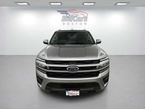 Used 2022 Ford Expedition XLT AWD/4WD image 2