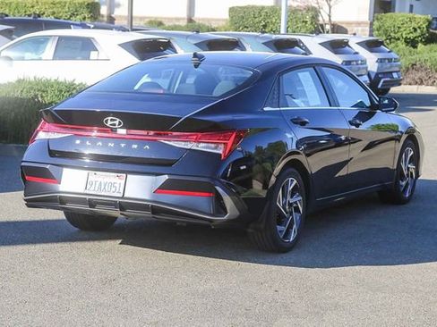 Certified 2025 Hyundai Elantra SEL image 5