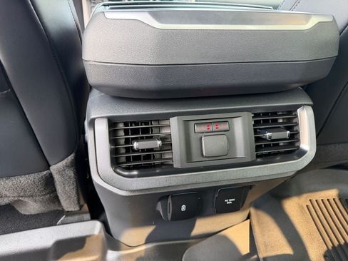 Used 2024 Ford F150 Platinum w/ FX4 Off-Road Package AWD/4WD image 28