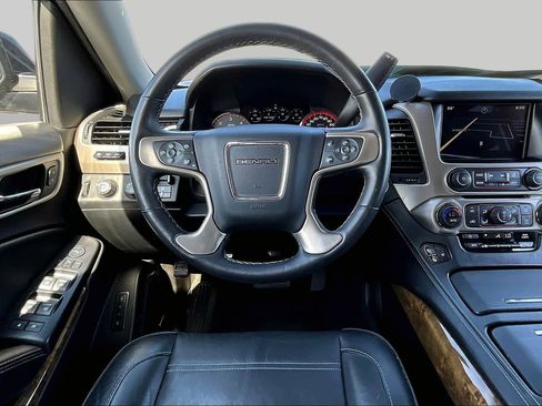 Used 2015 GMC Yukon Denali w/ Premium Package AWD/4WD image 5