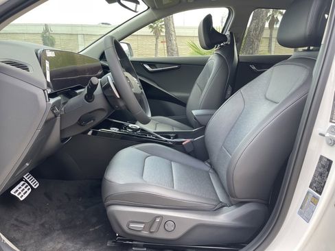 New 2024 Kia Niro Wave image 17
